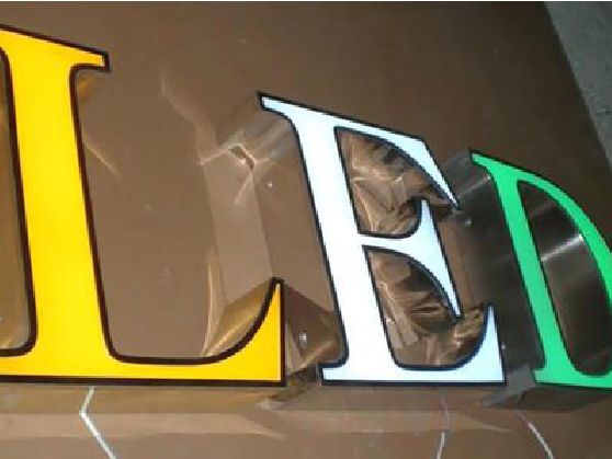 延安介绍LED招牌的基础知识。